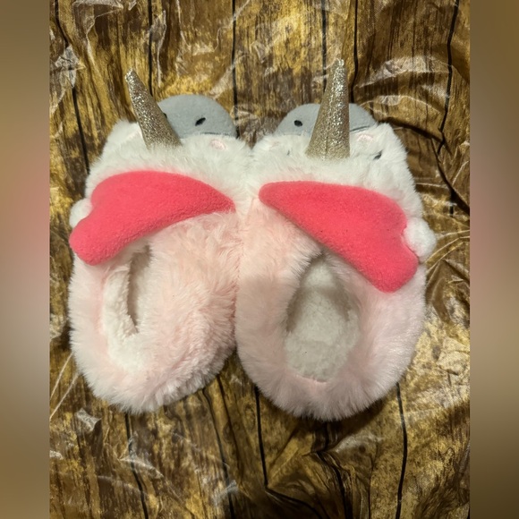 New 6 Toddler Carter’s Unicorn Slippers - Picture 1 of 2
